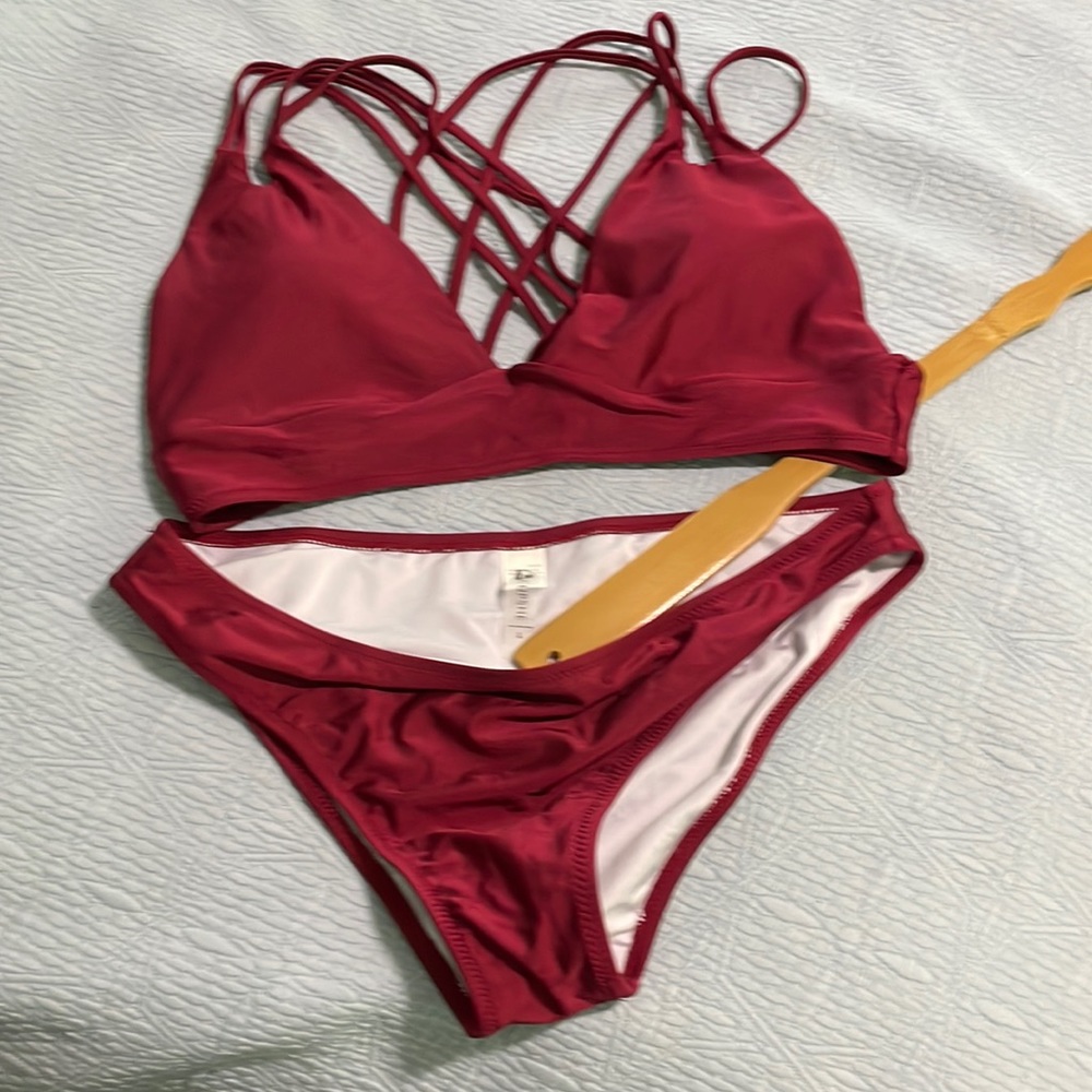 New never worn burgundy Cupshe Large swimsuit